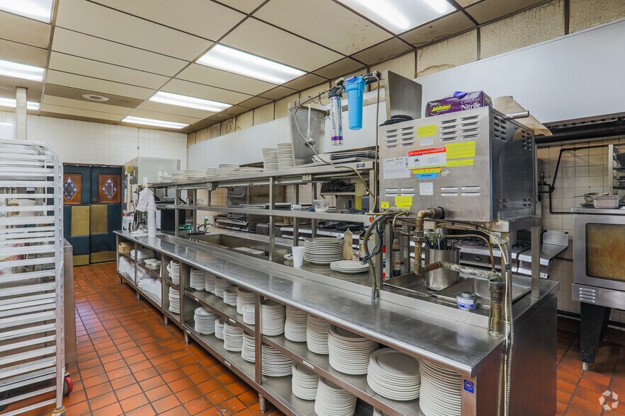 More Photos Of 325 McKinley Ave, Latrobe Restaurant For Sale