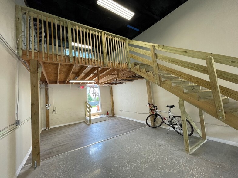 More Photos Of 1934 2nd Ave S, Saint Petersburg Storefront For Lease