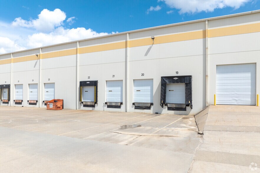 More Photos Of 21-31 Commerce Dr, O'Fallon Unknown For Lease