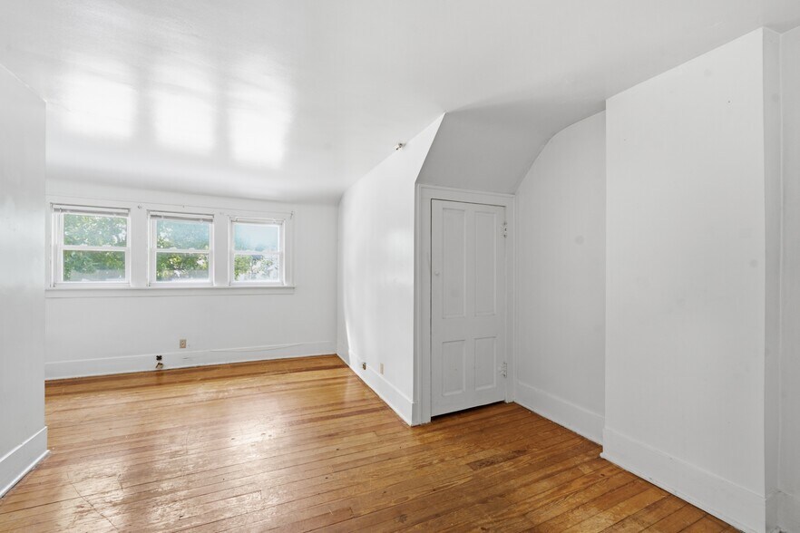 More Photos Of 4170-4174 Broadway, Grove City Multifamily For Sale