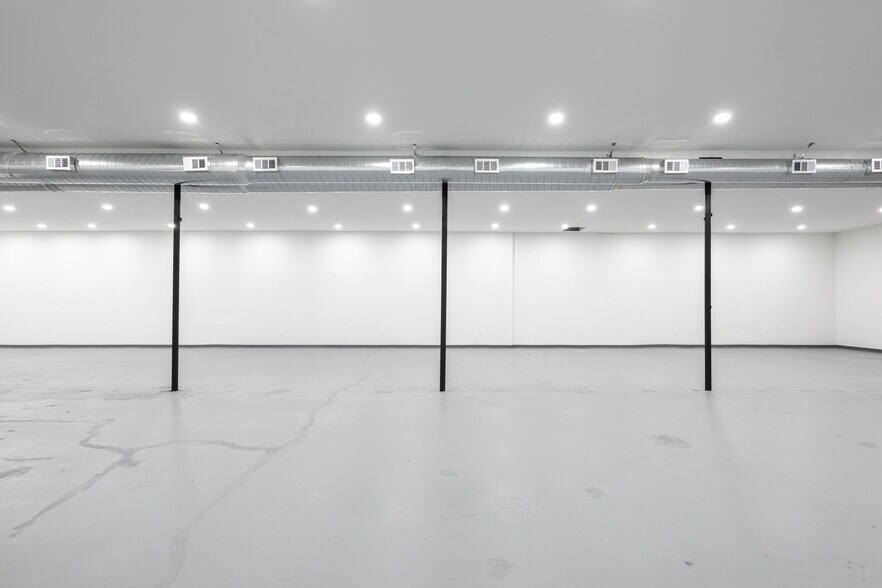 More Photos Of 14701 Calvert St, Van Nuys Warehouse For Sale