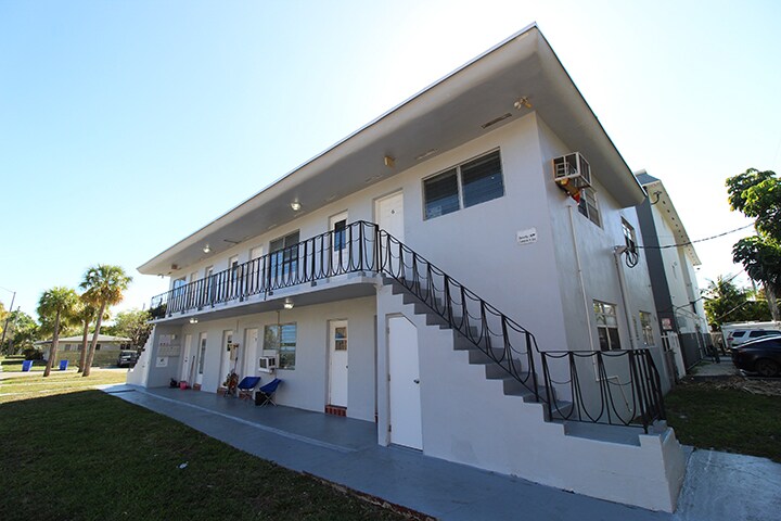 More Photos Of 1999 NE 168th St, Miami Apartments For Sale