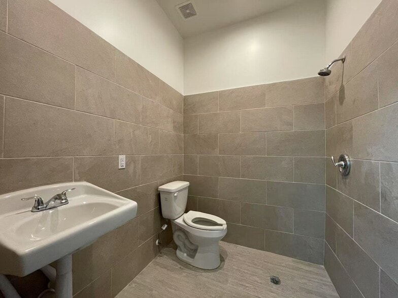 More Photos Of 7601 W Sam Houston S, Houston Storefront For Sale