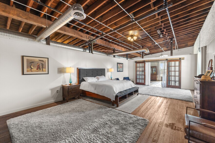 More Photos Of 120 N Elm St, Henderson Storefront Retail Residential For Sale