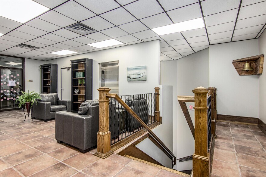 More Photos Of 601 Cien Rd, Kemah Unknown For Lease