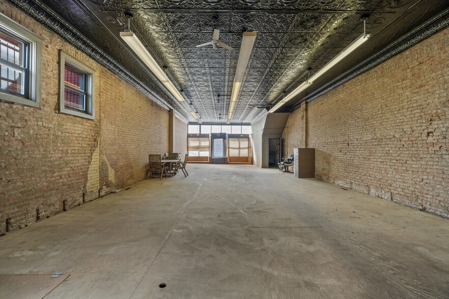 More Photos Of 2510 E 85th St, Kansas City Flex For Sale