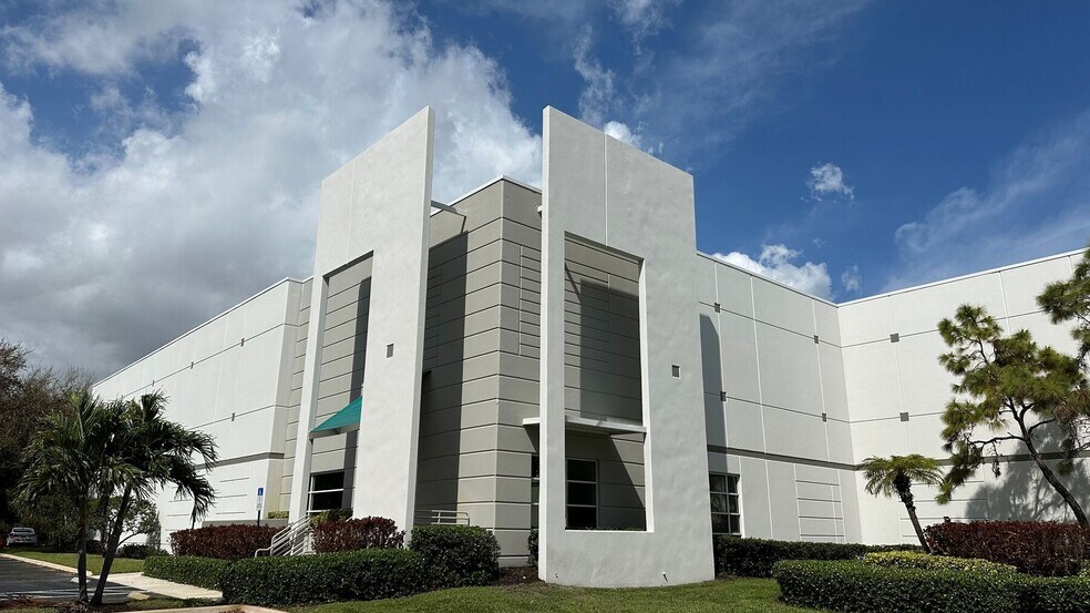 Primary Photo Of 2035 High Ridge Rd, Boynton Beach Unknown For Lease