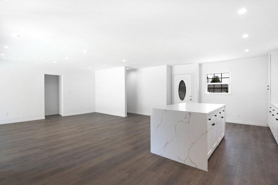 More Photos Of 15405 Covello St, Van Nuys Manufactured Housing Mobile Home Park For Sale