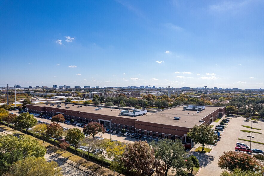 More Photos Of 3000 Kellway Dr, Carrollton Research And Development For Lease
