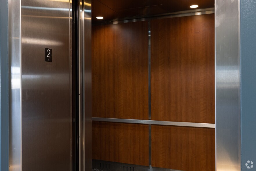 More Photos Of 8917 Louetta Rd, Spring Office For Lease