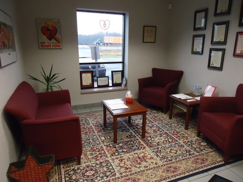 More Photos Of 17 Technology Pl, East Syracuse Office For Lease
