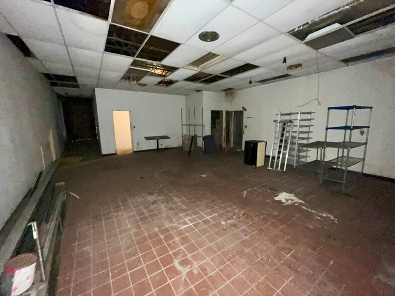 More Photos Of 6705 Holabird Ave, Dundalk Storefront For Sale