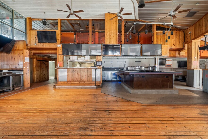 More Photos Of 4950 S Loop 289, Lubbock Restaurant For Lease