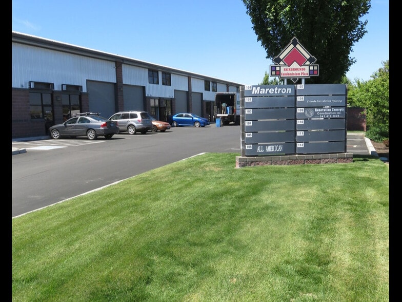 More Photos Of 2121 SW Deerhound Ave, Redmond Manufacturing For Lease