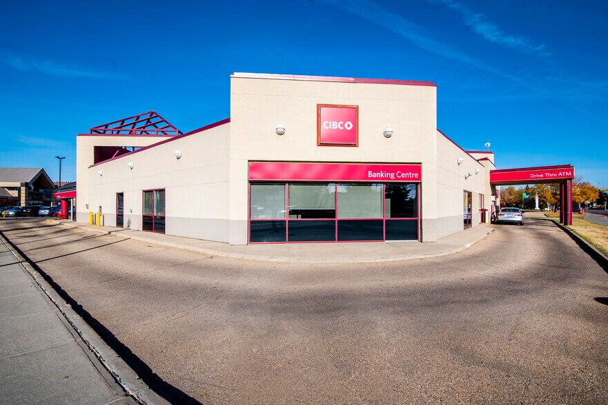 More Photos Of 8713 156th St, Edmonton Storefront For Lease
