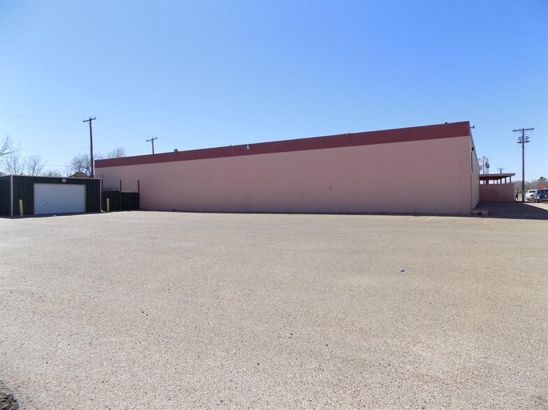 More Photos Of 2403 N Cornell St, Lubbock Bar For Sale