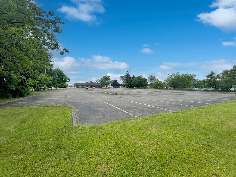 More Photos Of 7540 Transit Rd, Amherst Restaurant For Sale