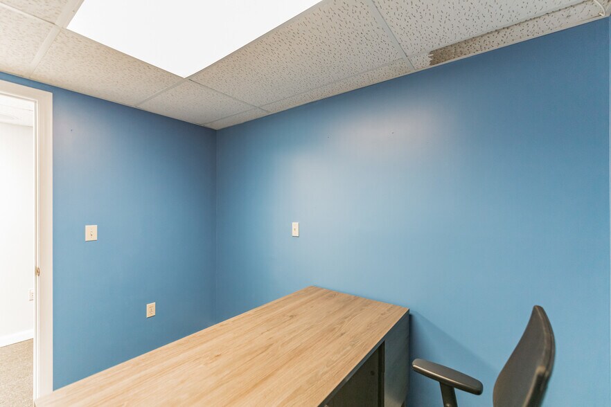 More Photos Of 34 Academy Hill Rd, Plainfield Office For Sale
