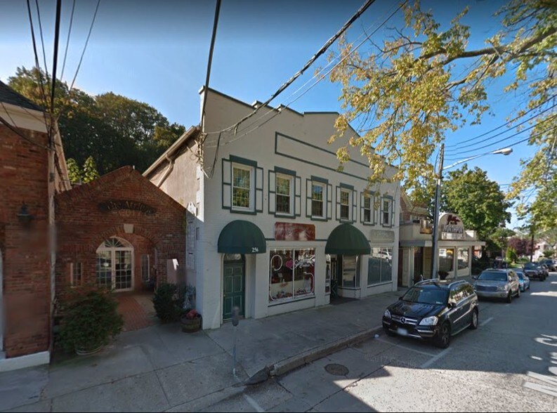 More Photos Of 256 Main St, Northport Office For Lease