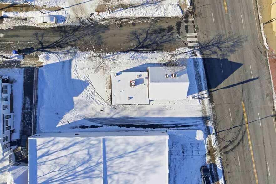 More Photos Of 1143 State St, Springfield Freestanding For Lease