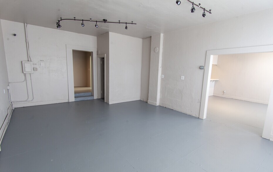 More Photos Of 1200-1218 N Killingsworth St, Portland Storefront For Sale