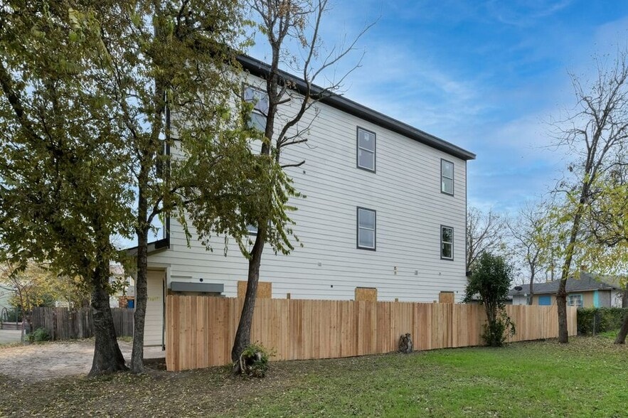 More Photos Of 726 Arthur St, San Antonio Multifamily For Sale