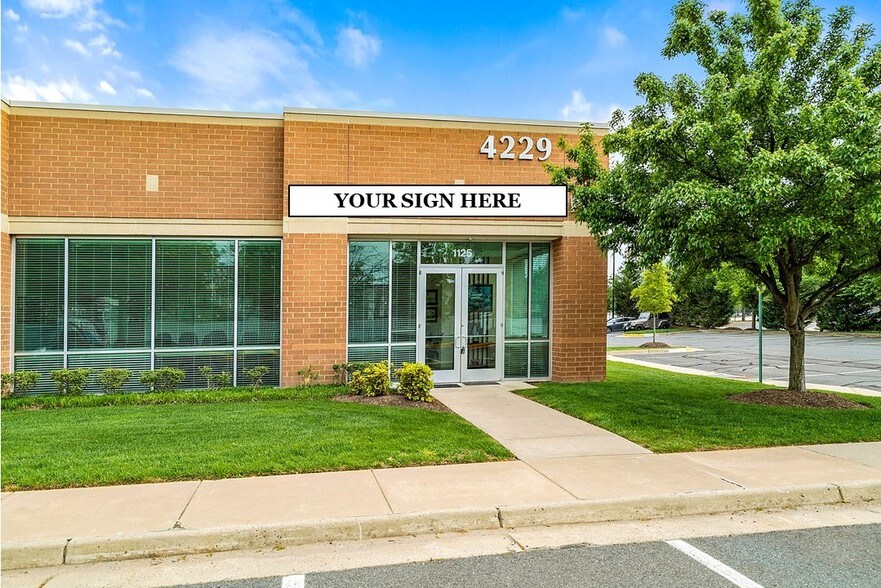 More Photos Of 4229 Lafayette Center Dr, Chantilly Business Park For Lease