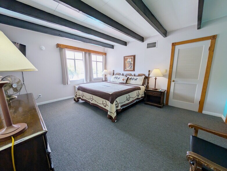More Photos Of 166 S 400 E, Moab Hotel For Sale