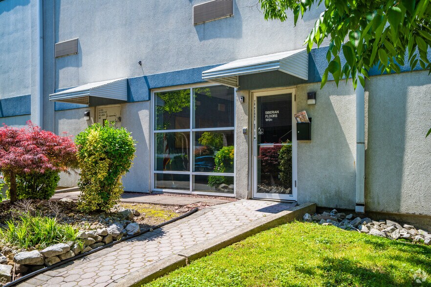 More Photos Of 78-82 Henry St, Secaucus Warehouse For Lease