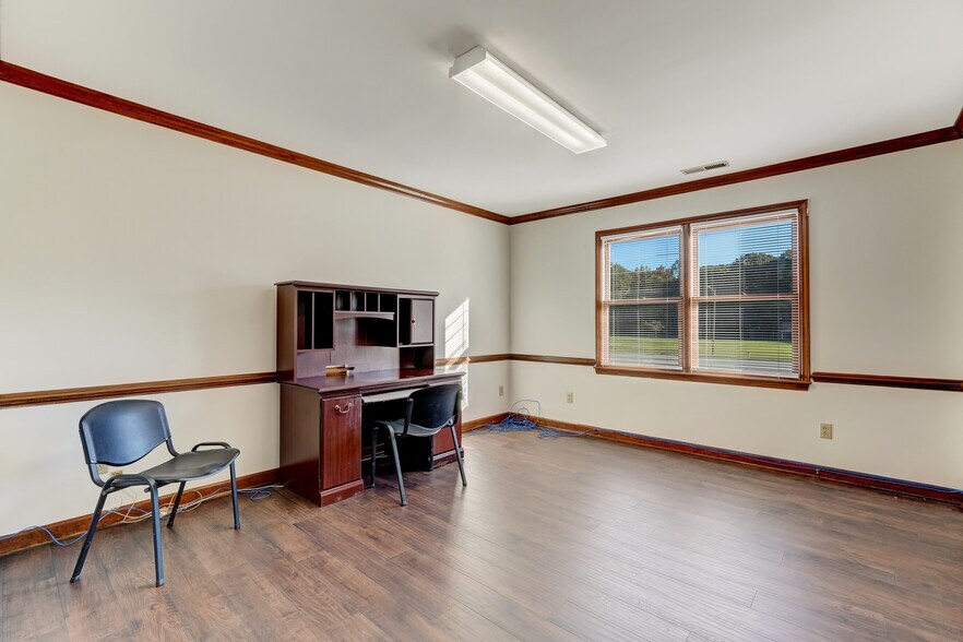 More Photos Of 1311 Freeway Dr, Reidsville Office For Lease