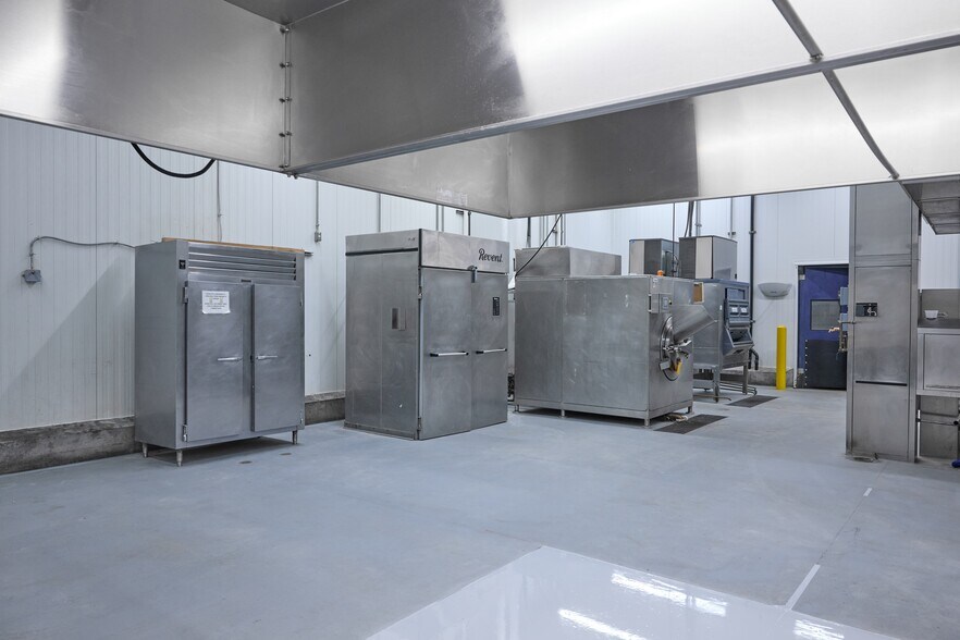 More Photos Of 3000-3090 E Washington Blvd, Los Angeles Refrigeration Cold Storage For Lease