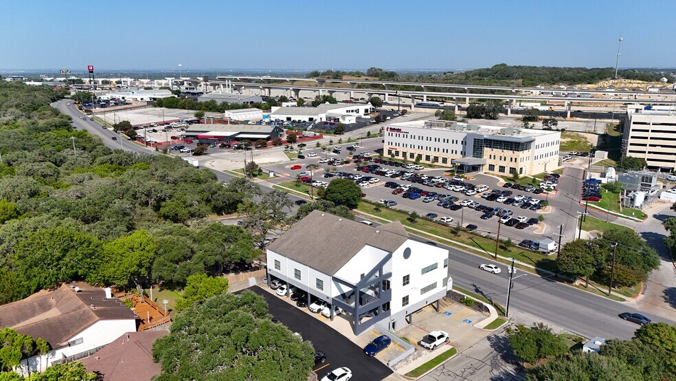 More Photos Of 12501 Judson Rd, San Antonio Medical For Sale