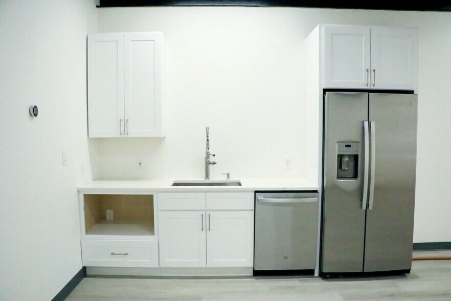 More Photos Of 2601 TX-121, Lewisville Unknown For Lease