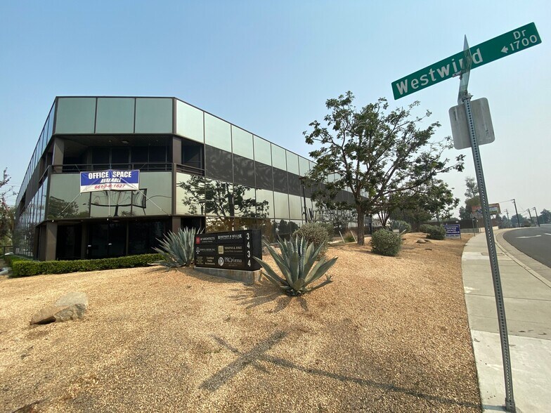 More Photos Of 3434 Truxtun Ave, Bakersfield Office For Lease
