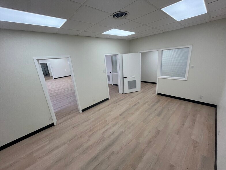 More Photos Of 317 N Willis St, Abilene Office For Lease