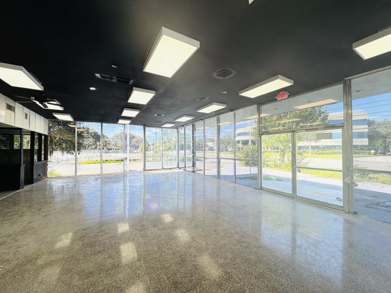 More Photos Of 3261 Philips Hwy, Jacksonville Warehouse For Lease