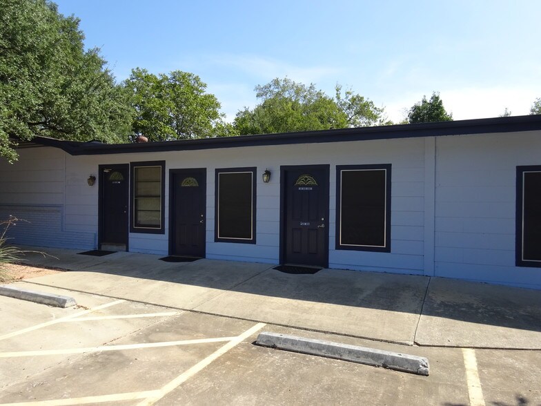 More Photos Of 1618 Williams Dr, Georgetown Office For Lease