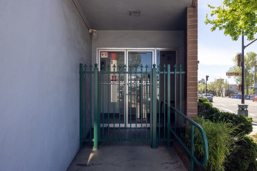 More Photos Of 3021 Telegraph Ave, Berkeley Medical For Sale