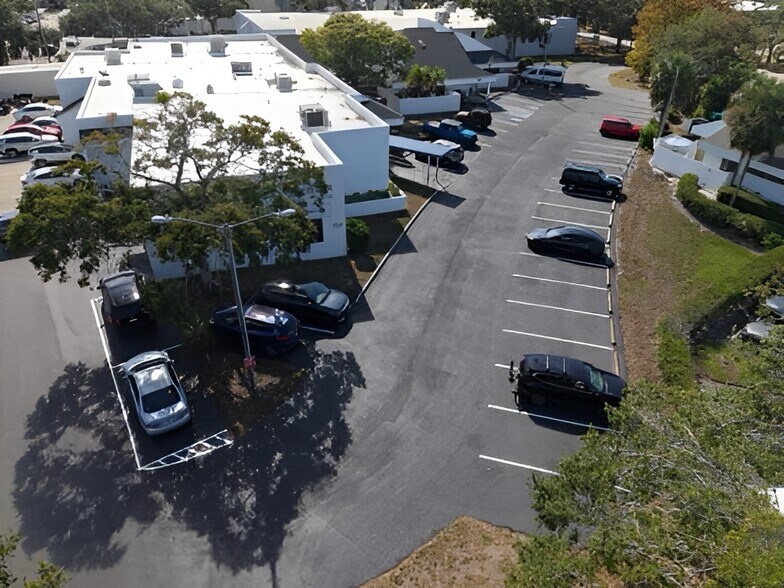 More Photos Of 617 Lakeview Rd, Clearwater Medical For Lease