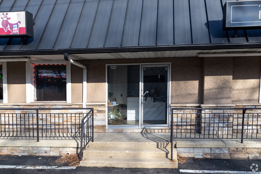 More Photos Of 8971 Fort Smallwood Rd, Pasadena General Retail For Lease