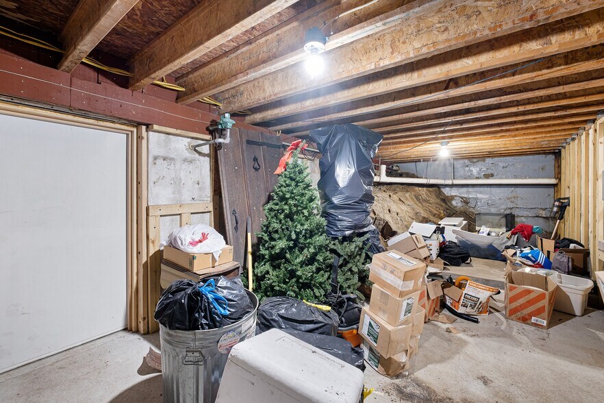 More Photos Of 2913 Creek Rd, Yorklyn Specialty For Sale