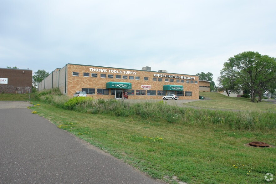 More Photos Of 1081 E Highway 36, Maplewood Light Manufacturing For Lease