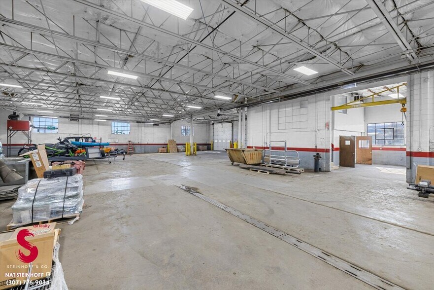 More Photos Of 4113 W Yellowstone Hwy, Casper Flex For Sale