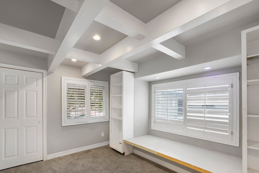 More Photos Of 801 W Whittier Blvd, La Habra Storefront Retail Residential For Sale