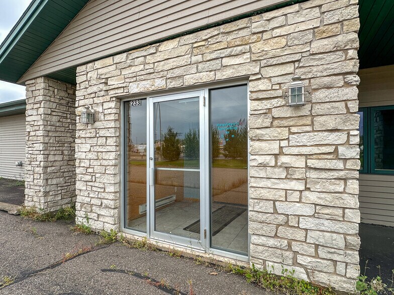 More Photos Of 233 S 8th St, Medford Office For Sale