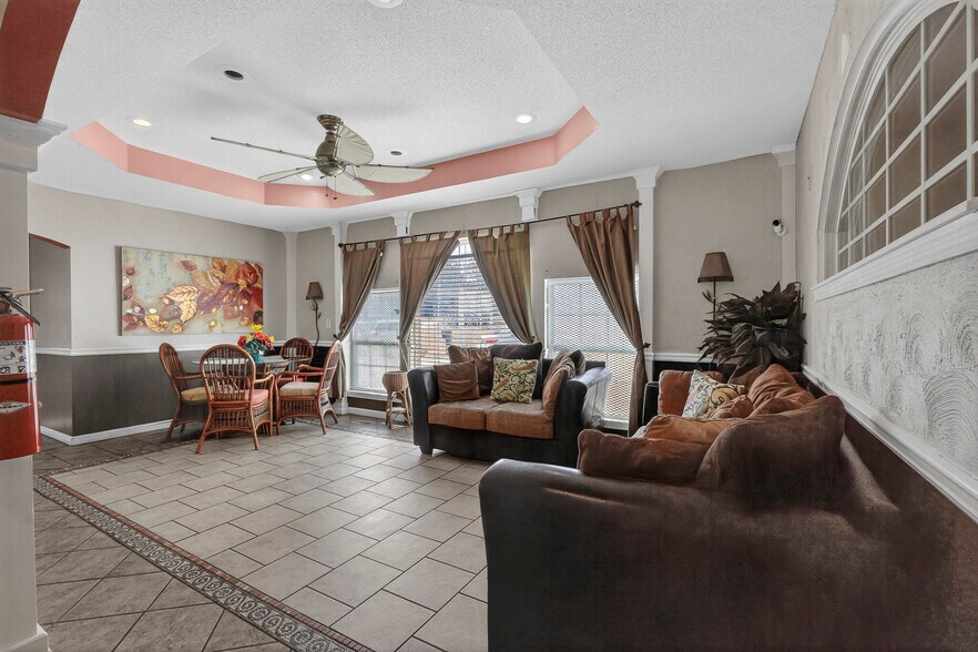 More Photos Of 4849 Mercer University Dr, Macon-Bibb Storefront For Sale