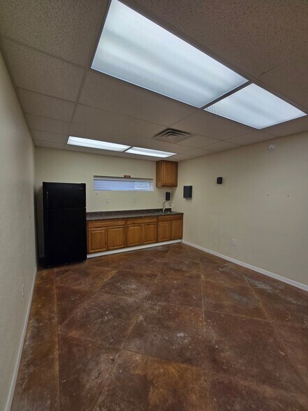 More Photos Of 3901 N Stowe Ave, Odessa Industrial For Lease