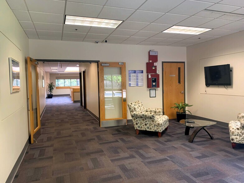 More Photos Of 305 Foster St, Littleton Office For Lease