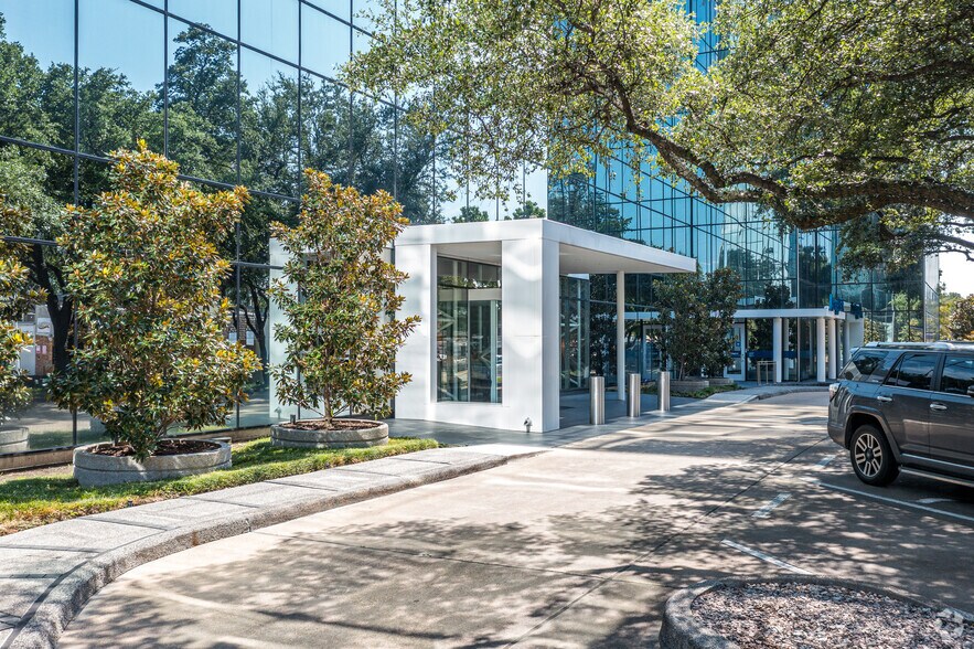 More Photos Of 3100 Monticello Ave, Dallas Office For Lease