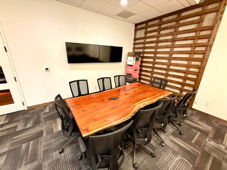 More Photos Of 200 E 6th St, Austin Loft Creative Space For Lease